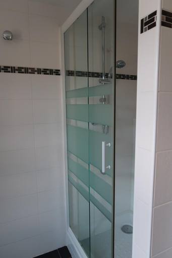 Bathroom 2, La Fee Maison, chambres d'hotes, Côtes-d'Armor