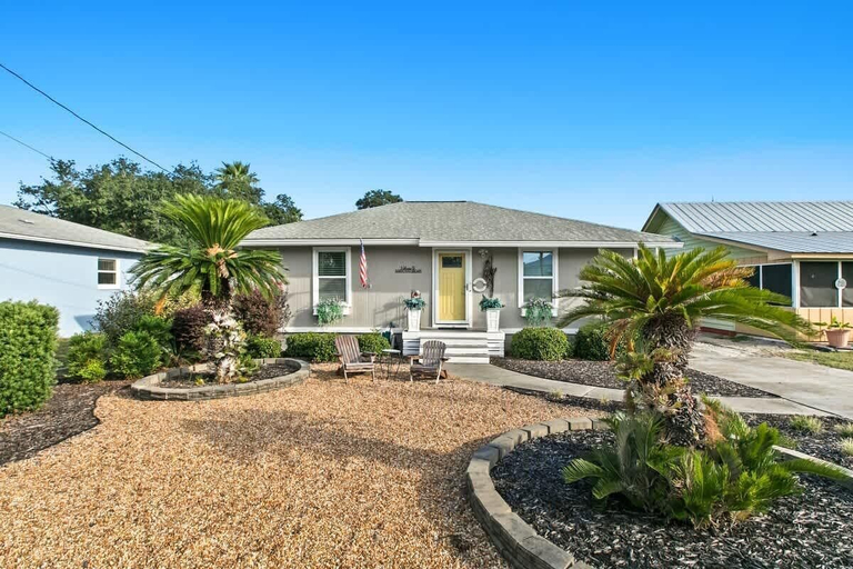 Exterior 3, 1 Almost Heaven, Bay