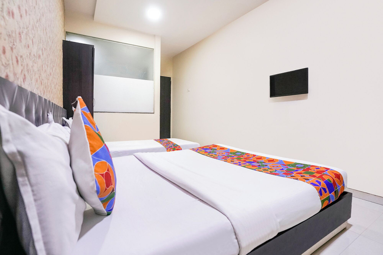 Room 4, Fabhotel Marvey Residency, Mumbai Suburban