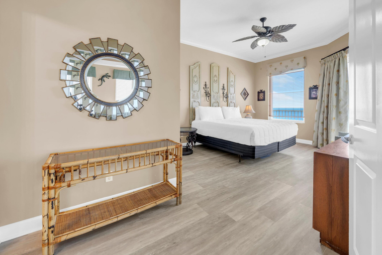 Bedroom 2, Grandview East 1505, Bay