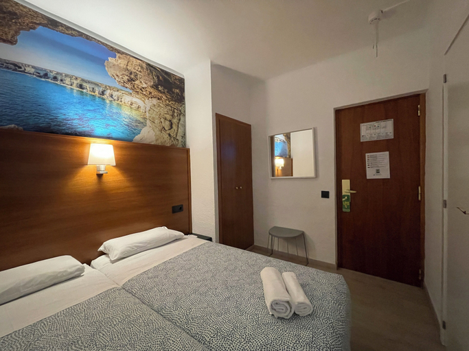 Bedroom 5, Hotel Maremagnum, Girona