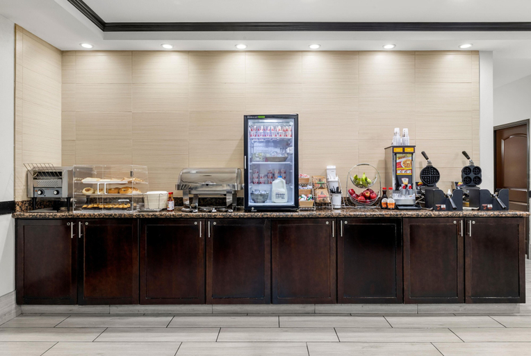 Food & Drinks 5, La Quinta Inn & Suites by Wyndham Auburn, King