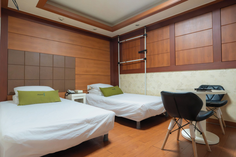 Room 5, Yeongdeungpo Yuan Hotel, Yeongdeungpo