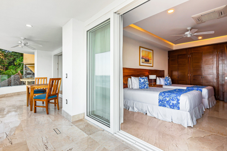 Room 4, Dreamy Coastal Condo With Amazing Ocean Views, Pool & Pool spa, Puerto Vallarta