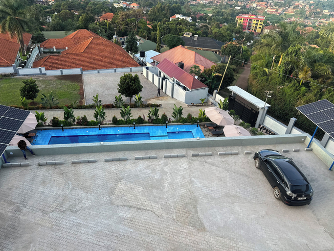 Pool 5, Vee Hotel Apartments, Busiiro