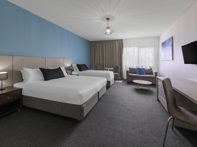 Bedroom 2, Mantra Melbourne Melton, Melton Bal