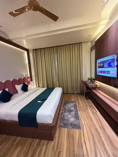 Room 5, Infinity Hotel, Kanpur Nagar