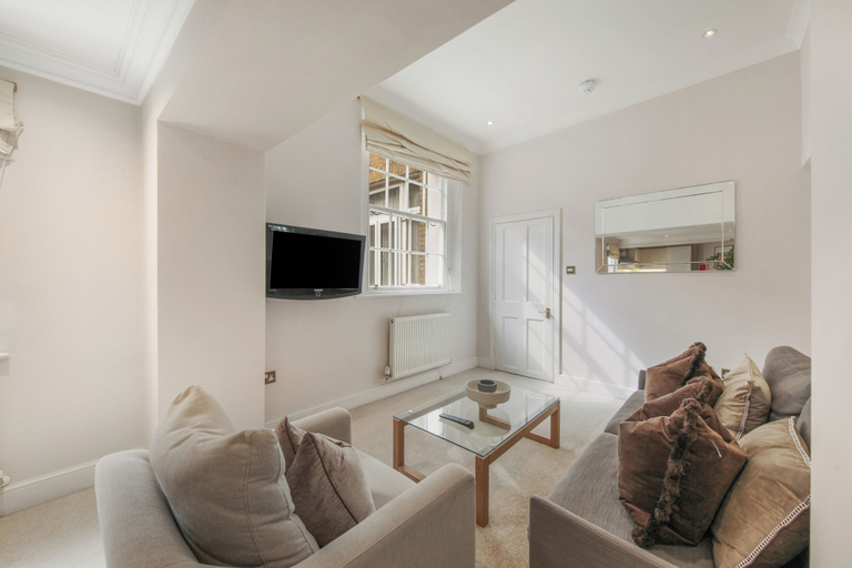 Living area 2, Hertford Flat 5, London