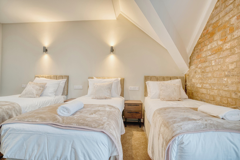 Room 4, The Stuart Hotel, Sefton