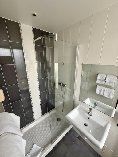 Bathroom 3, Hotel Richmond, Paris