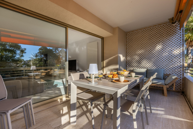 Room 4, Ref 705520 in Cannes, Alpes-Maritimes
