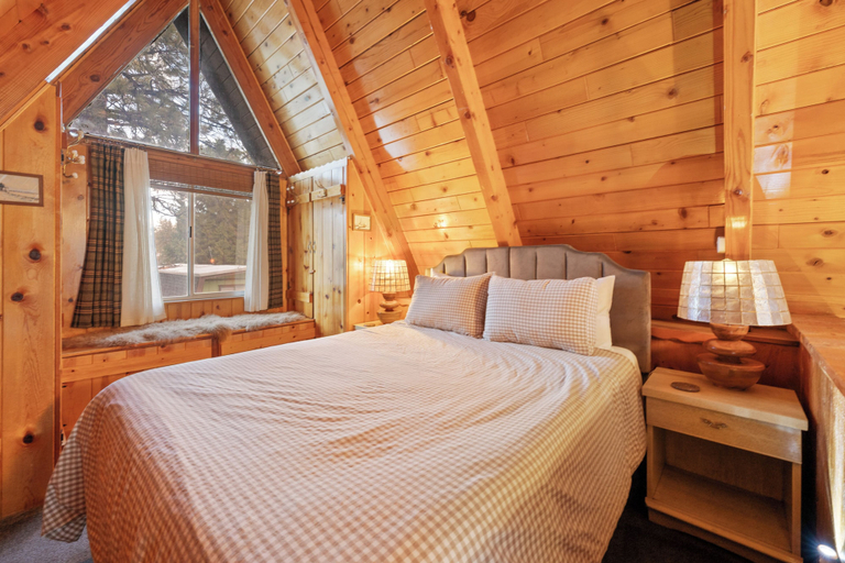 Room 3, The Highpoint A-Frame, San Bernardino
