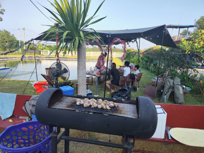 Outdoor dining 2, Min Land Resort, Pak Tho