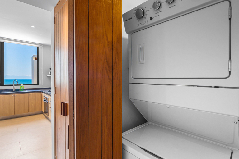 Laundry, Modern Condo With Infinity Pool, Wifi, Plunge spa & Ocean-view Balcony, Compostela