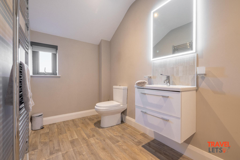 Bathroom 3, Homestead Hillsborough Room 3, Lisburn and Castlereagh