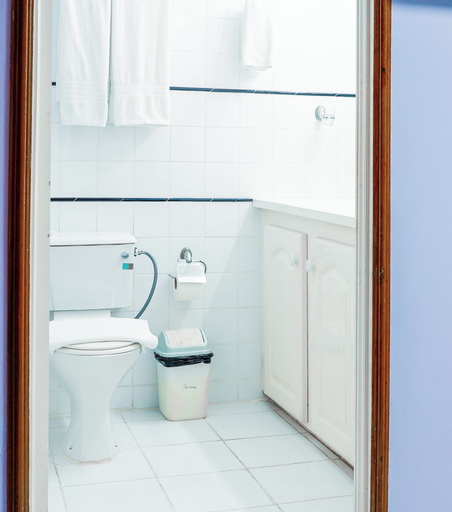 Bathroom, Kanuku Suites, City of Georgetown