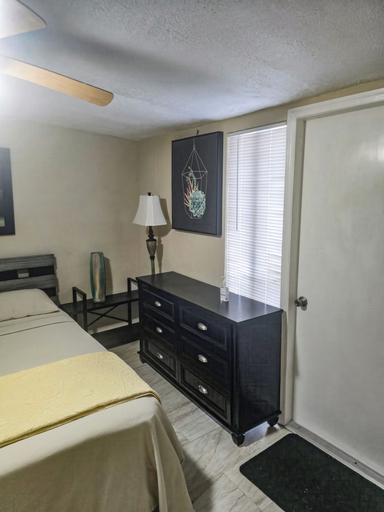 Room 3, Studio Efficiency Apartment, Saint Lucie