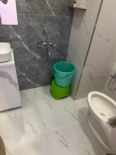 Bathroom 5, The Royal Dining Restaurant & Motel, Darbhanga