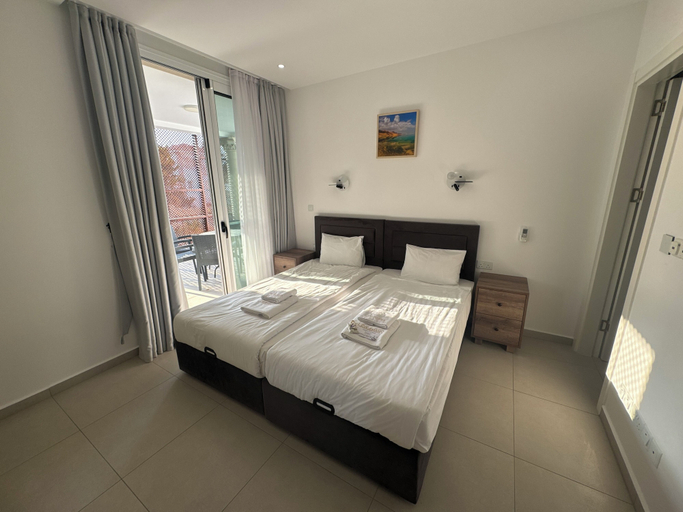 Room 2, Sea Magic by Carrington