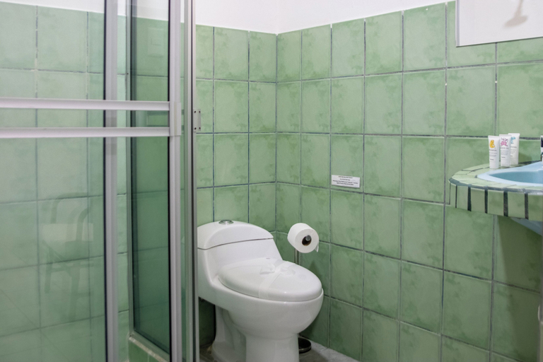Bathroom 4, Nosara Hotel Playa Garza, Nicoya