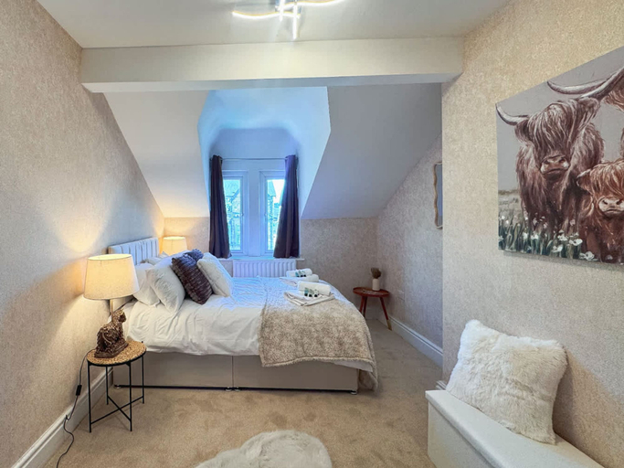 Room 4, 6 Bedroom Victorian Townhouse in Central Harrogate, North Yorkshire