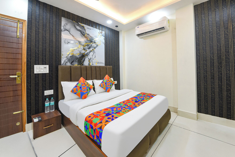 Room 2, Fabhotel Samarth Residency By The Arrow, Delhi