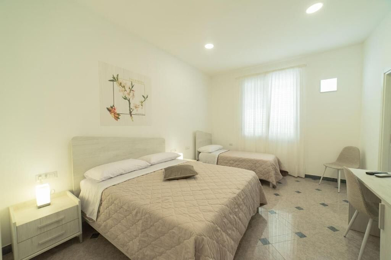 Others 3, B&B Mandorlo Bianco, Syracuse