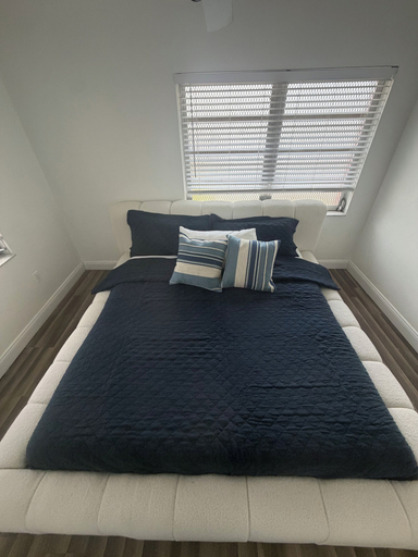 Room 3, Grove Appartments, Miami-Dade