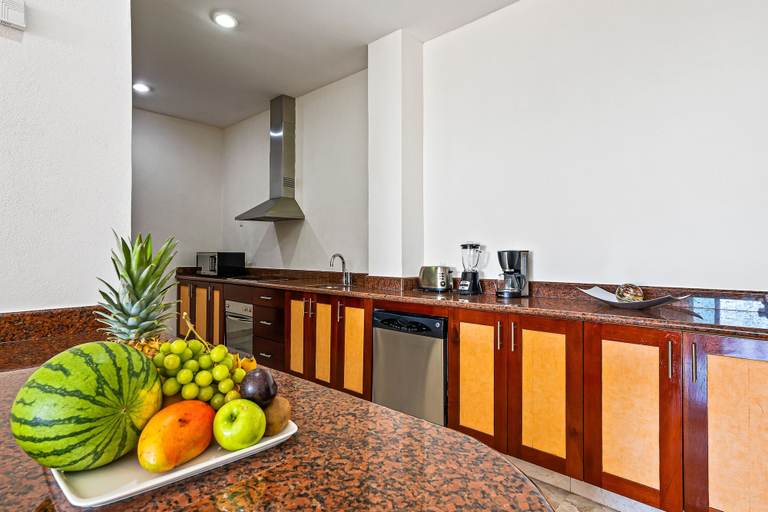 Private kitchen 5, Stylish Suite With Wifi, hot Tub, gym Access, Heated Pool & Terraces, Puerto Vallarta