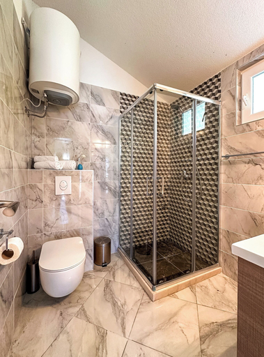 Bathroom 4, Apartments Stella del Mare