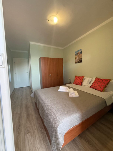 Room 5, Adrian's Beach House by Max Gastro, Marina