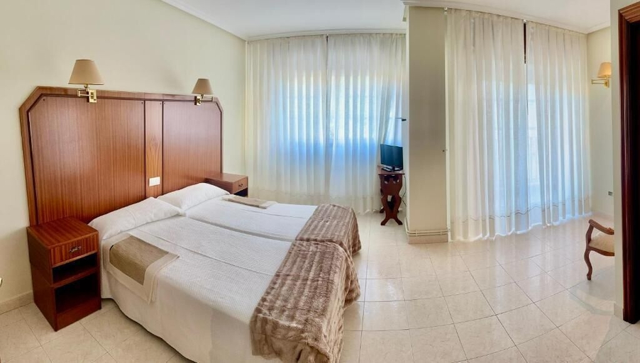 Others 5, HOSTAL LA CUBANA, Ourense
