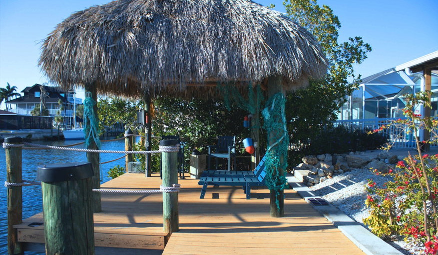 Room 2, Island Style Waterfront Retreat w Private Dock, Lee