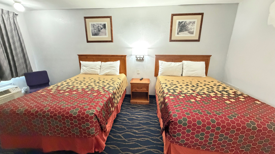 Room 3, Crossroads Inn, Saint Lucie