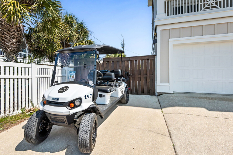 Property grounds 3, Spacious 30A Beach Retreat w/ Golf Cart & Private Pool - Sleeps 21, Walton