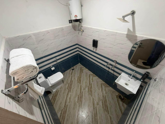 Bathroom 3, A ONE RESIDENCY, Gurgaon