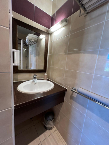 Bathroom 5, Le Comte Rouge, Haute-Savoie