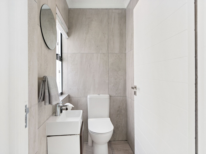 Bathroom 4, Blueberry Villa, West Coast