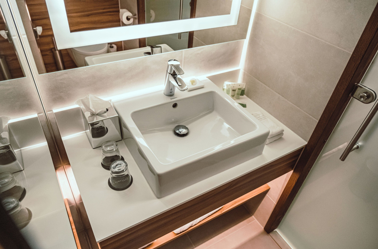 Bathroom 4, Courtyard by Marriott Tampere City, Pirkanmaa