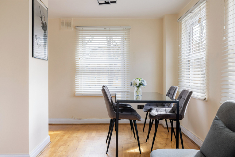 Others 3, One Bedroom Apartment in West Kensington, London