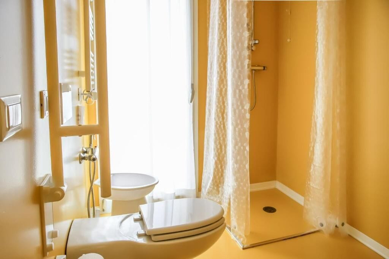 Bathroom 5, Nomad Hostel, Treviso