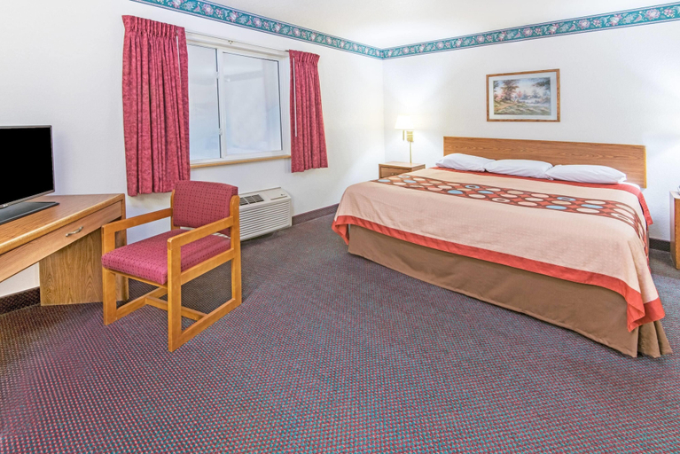 Bedroom 3, Super 8 by Wyndham Richfield/Cleveland, Summit