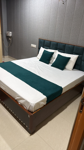 Room 3, Hotel Shri Ji Palace, Chhatarpur