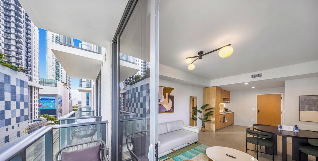 Interior 5, The Crosby Exclusive Condo - Pool & Gym, Miami-Dade