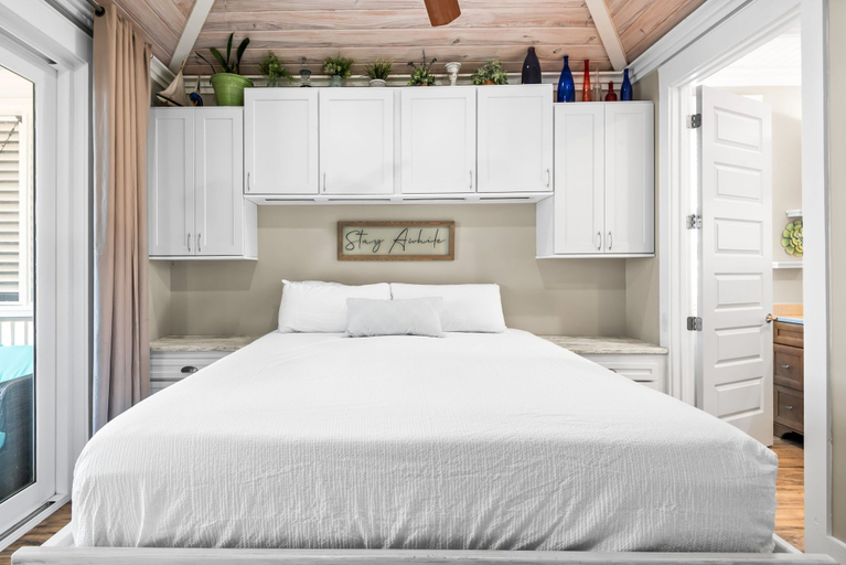 Room 5, Spacious 30A Beach Retreat w/ Golf Cart & Private Pool - Sleeps 21, Walton