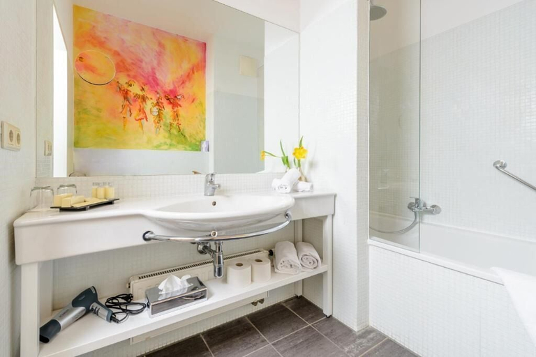 Bathroom 5, Hotel Herzoghof, Baden