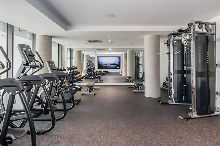Interior 5, High Rise Condo w Balcony & Breathtaking Views, Waterloo