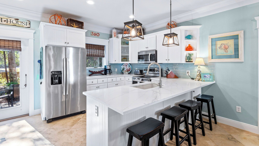 Private kitchen 2, Newly Updated 5BR Home in Blue Mountain - Sleeps 12, Walton