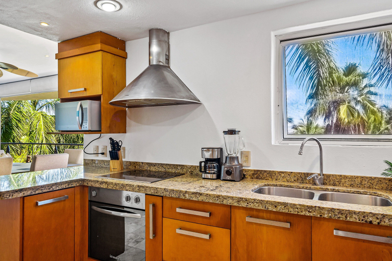 Private kitchen 3, 2nd-floor Condo With Private Balcony, On-site Pool & Billiards, Compostela