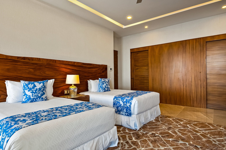 Room 3, Upscale Oceanfront Condo With Extensive Balcony, Pool & Ocean Views, Puerto Vallarta
